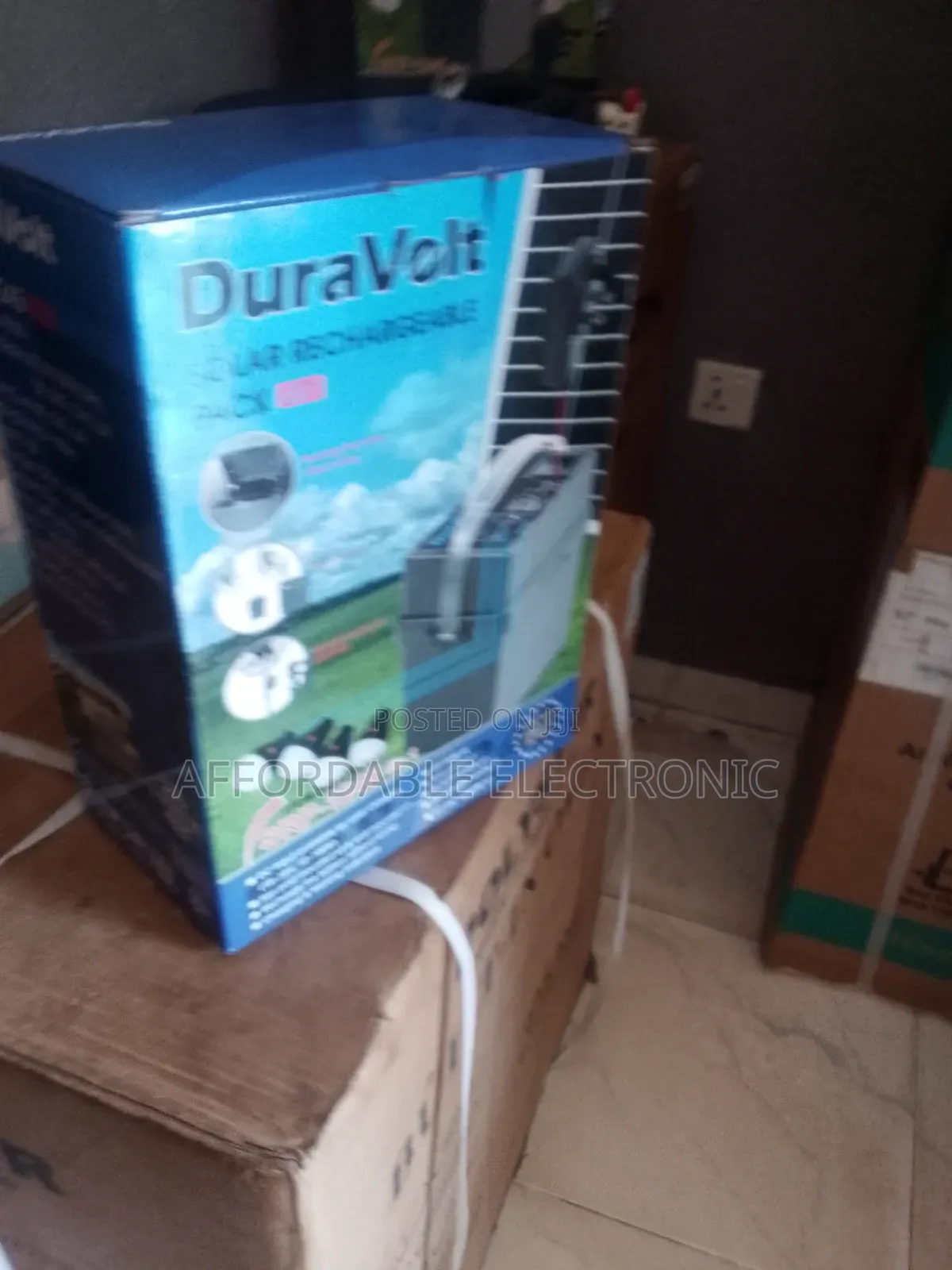 Duravolt 4 in 1 Solar Rechargeable Pack+ 4 Bulbs