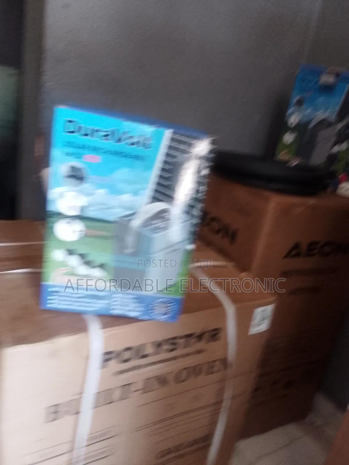 New in Duravolt 4 in 1 Solar Rechargeable Pack+ Panel