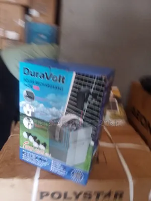 Duravolt 4 in 1 Solar Rechargeable Pack + Battery