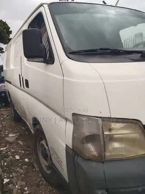 Nissan UD 2005 White