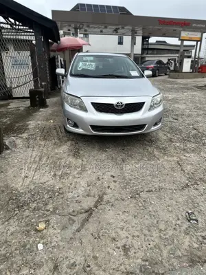 Toyota Corolla LE 4dr Sedan (1.8L 4 cyl 4A) 2009 Silver