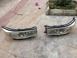 2015 Toyota Highlander Headlamp Set
