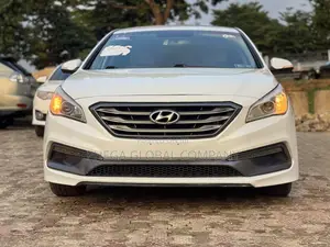 Hyundai Sonata Sport 2.0T 4dr Sedan (2.0L 4cyl Turbo 6A) 2015 White