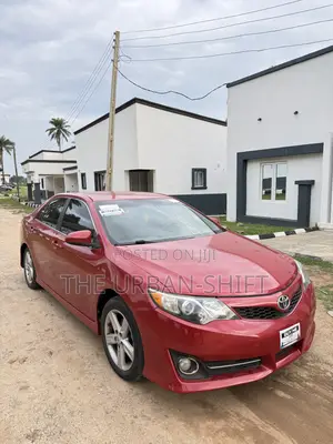 Toyota Camry SE 4dr Sedan (2.5L 4cyl 6A) 2012 Red