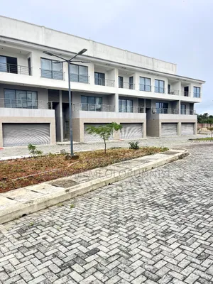 5bdrm Townhouse / Terrace in Twinslake Estate, Lekki for rent