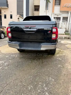 Toyota Hilux 2020 Black