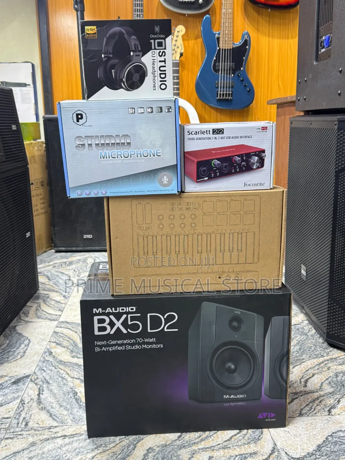 Focusrite Scarlett 2i2 3rd Generation and Bx5 D2 Studio Bundle