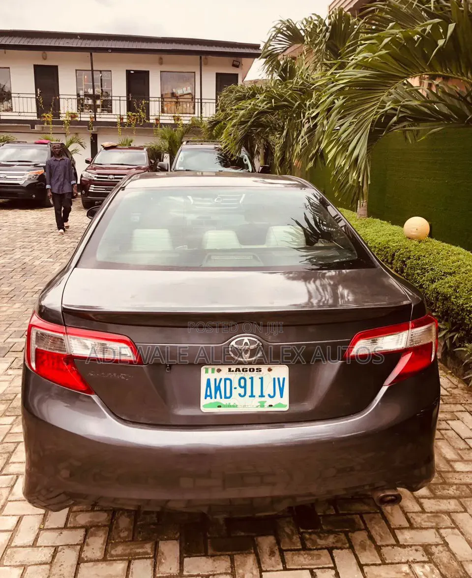 Toyota Camry 2012 Gray