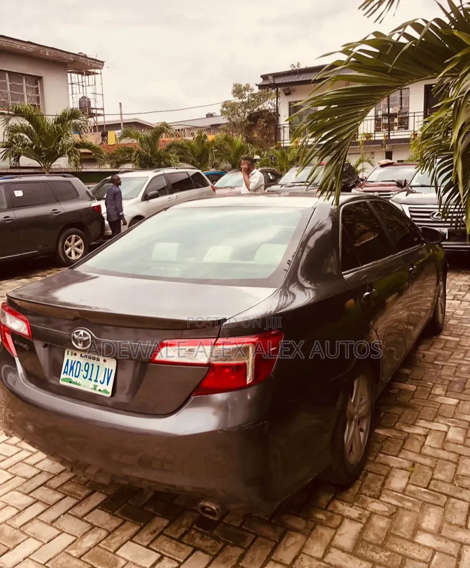 Toyota Camry 2012 Gray