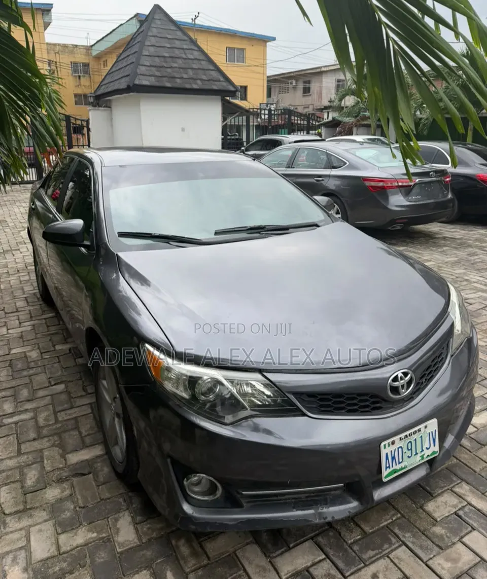 Toyota Camry 2012 Gray