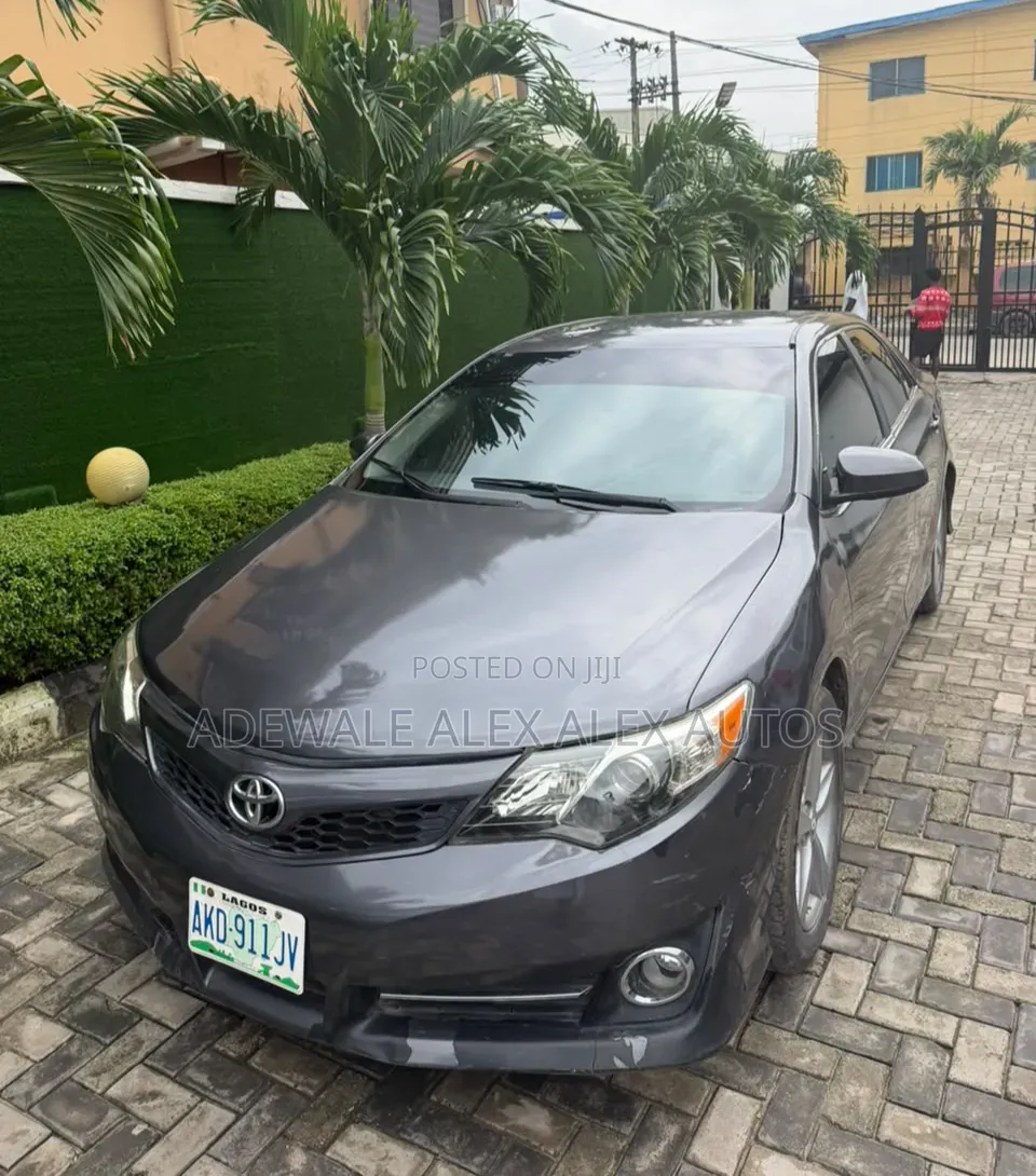 Toyota Camry 2012 Gray
