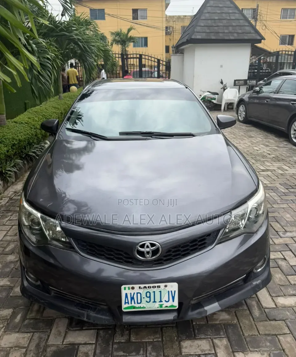 Toyota Camry 2012 Gray
