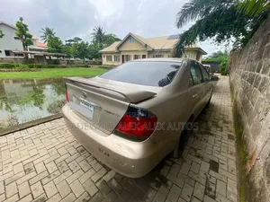 Toyota Camry 2006 Gold