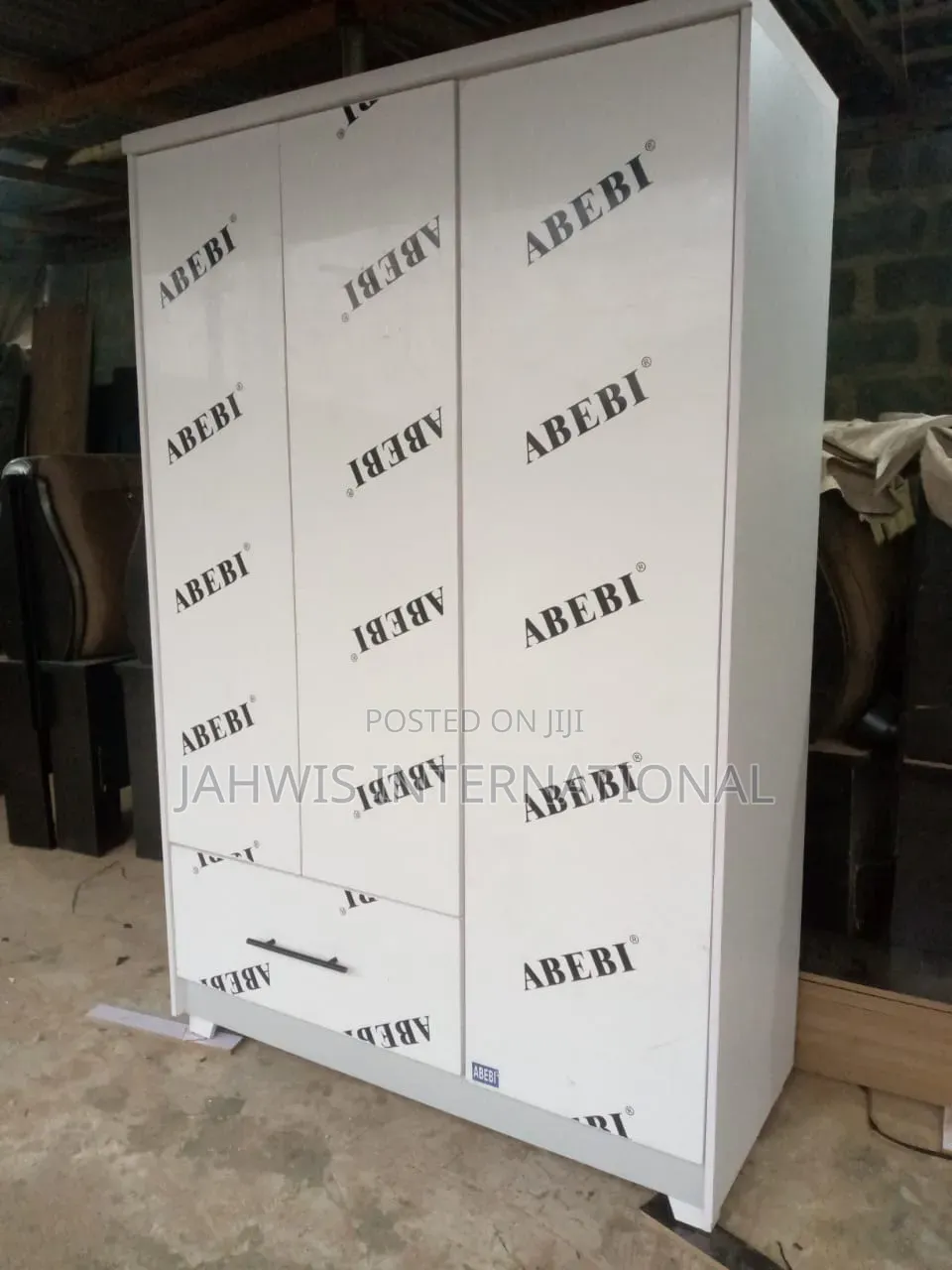 Beautiful HDF High Gloss 4by6ft Wardrobe