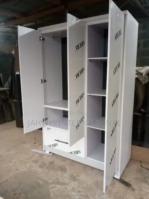 Beautiful HDF High Gloss 4by6ft Wardrobe