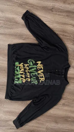 Sweatshirt
