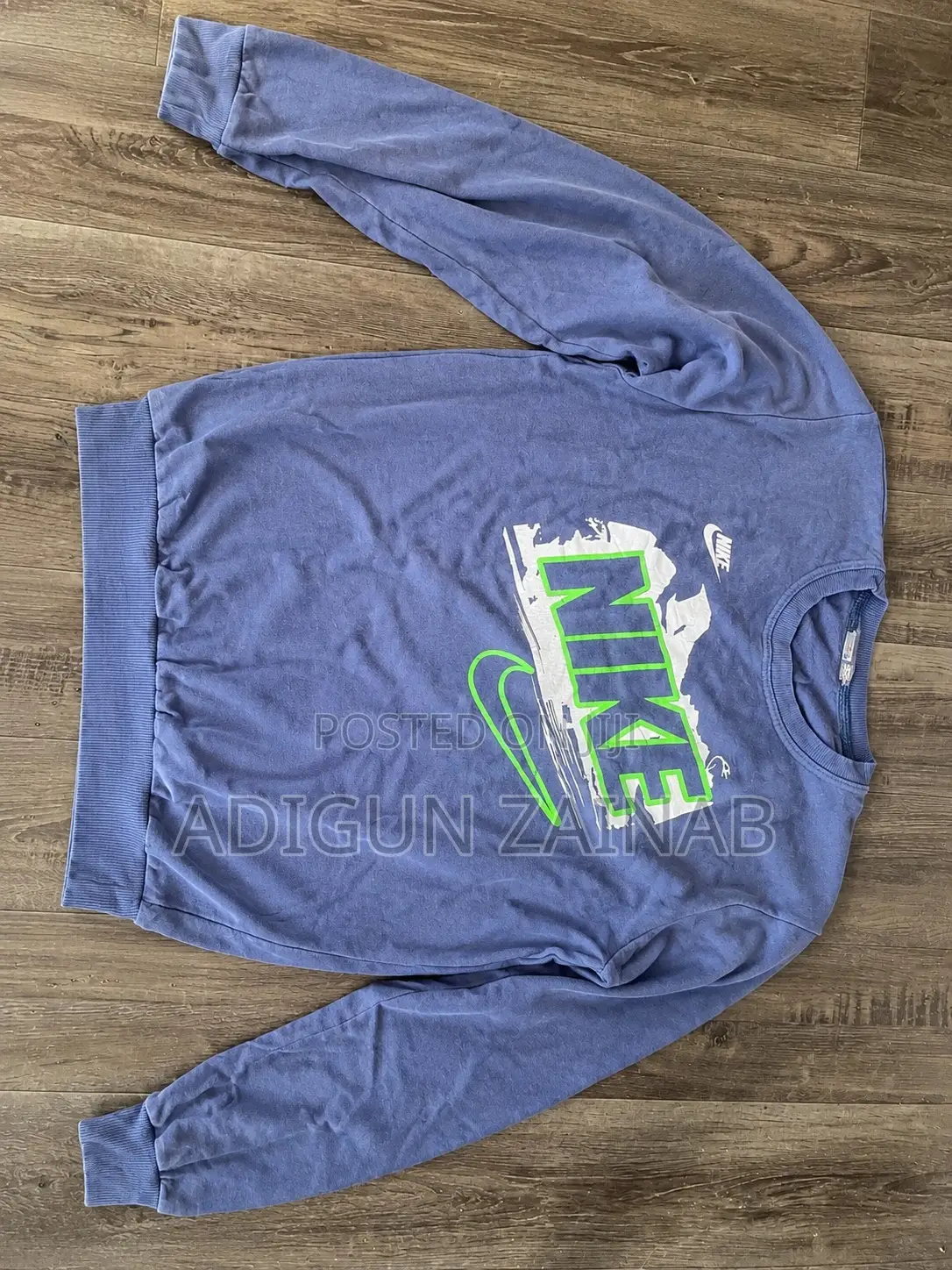 Sweatshirt