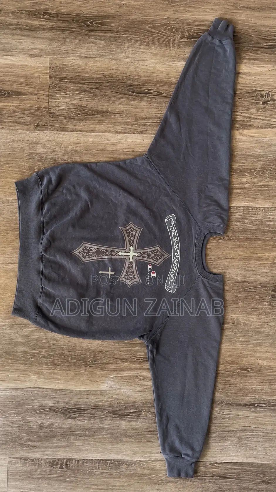 Sweatshirt
