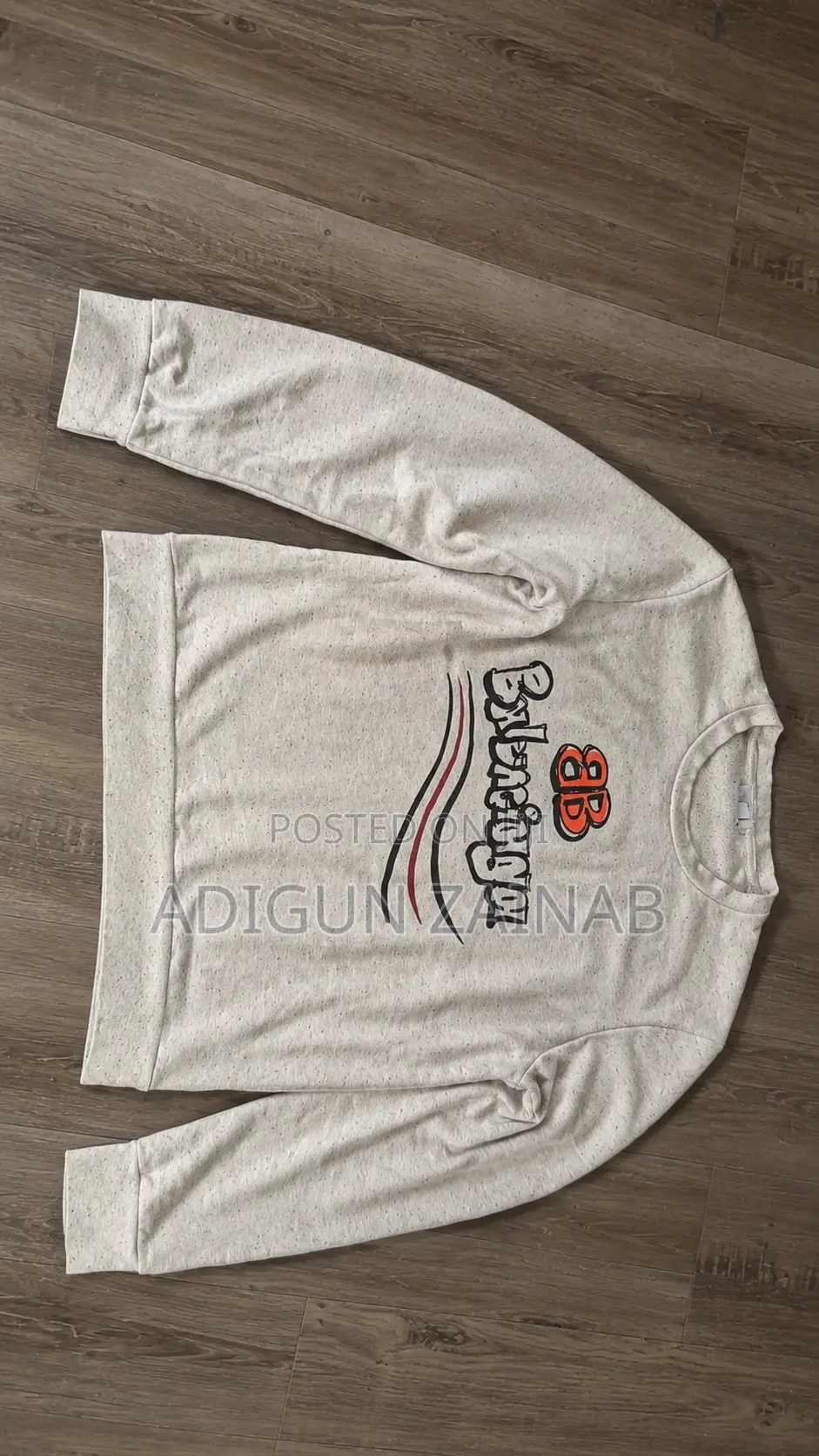 Sweatshirt