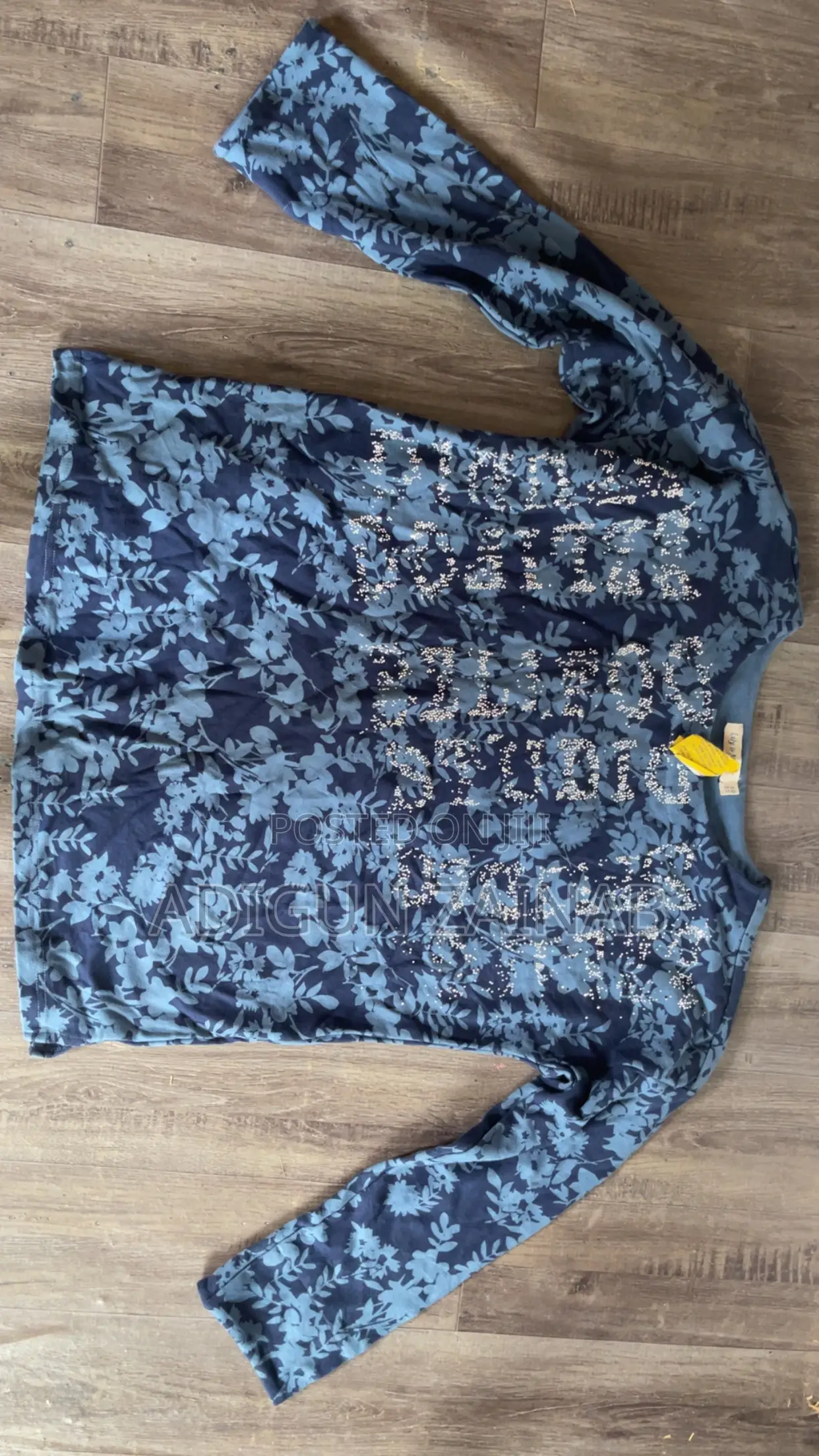 Sweatshirt