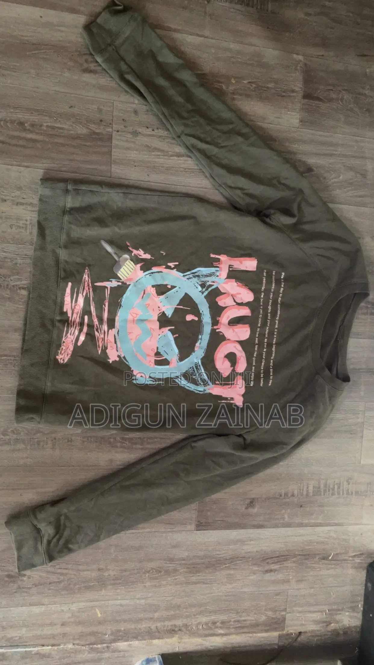 Sweatshirt