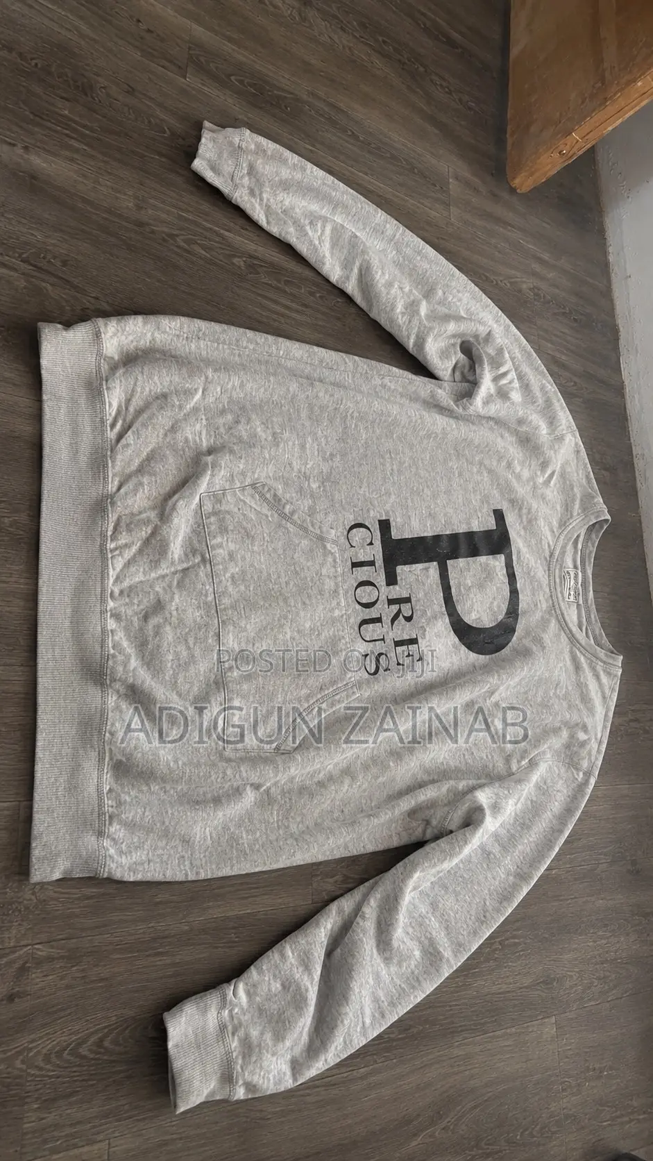 Sweatshirt