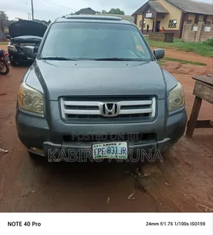 Honda Pilot 2005 Gray