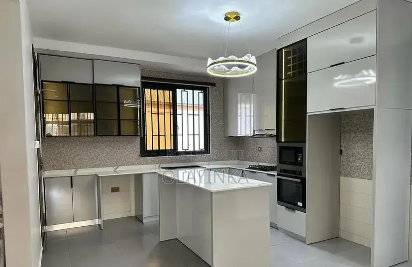 Modern Kitchen Cabinet