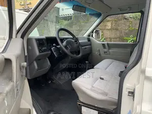 Volkswagen Transporter 2010 White