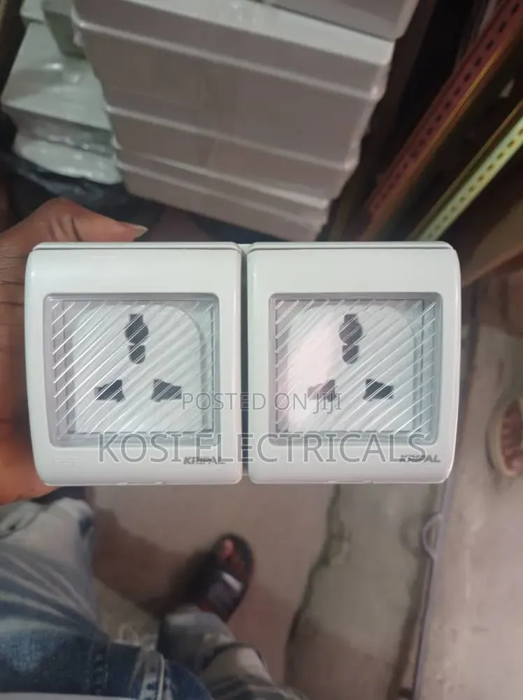 13a Double Weatherproof Socket
