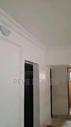 3bdrm Block of Flats in Adekunle for rent