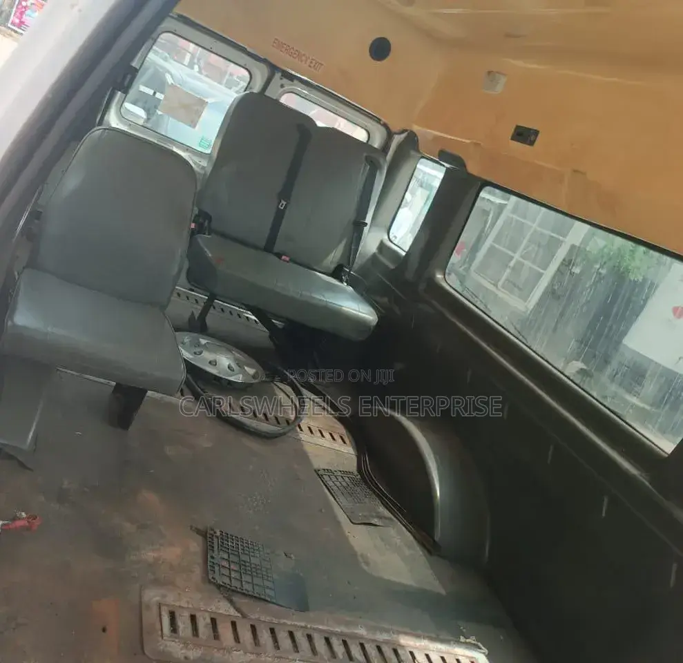 Ford E350 2006 White
