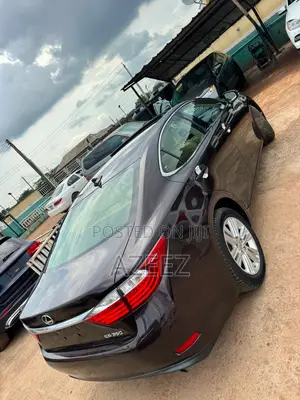 Lexus ES 2013 Brown