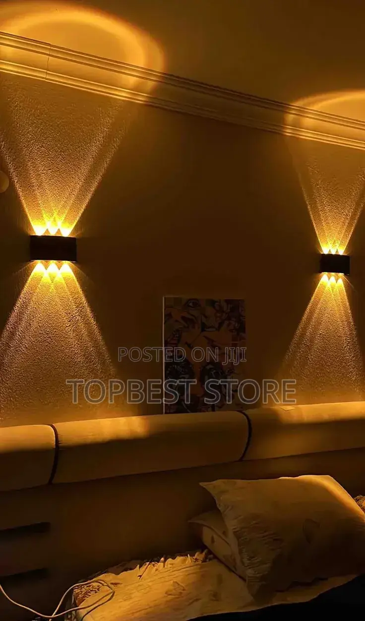 Quality Rooms Wall Light