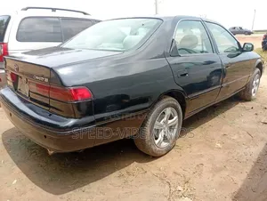 Toyota Camry 2000 Black