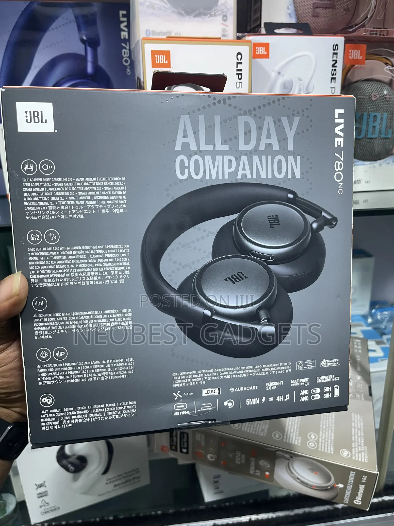 Black JBL Live 780nc