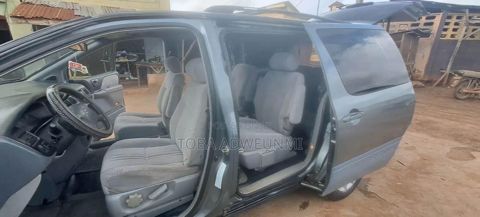 Toyota Sienna XLE 1999 Gray