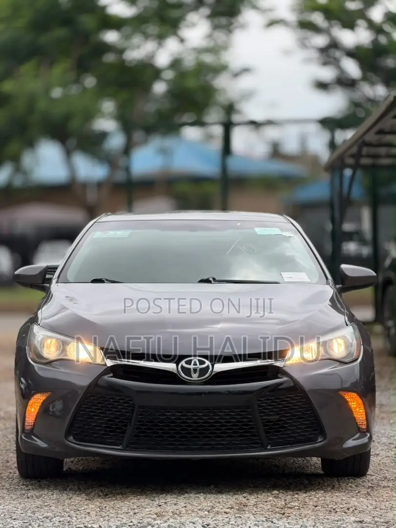 Toyota Camry 2017 Gray