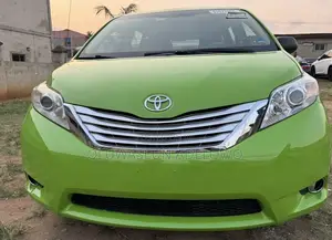 Toyota Sienna 2014 Green