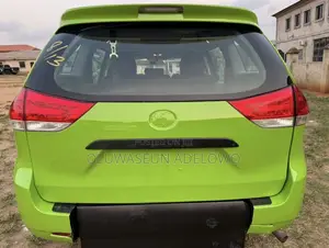 Toyota Sienna 2014 Green
