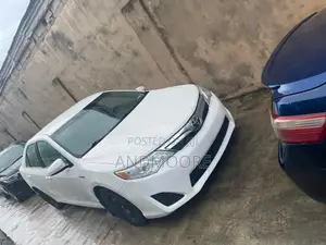 Toyota Camry L 4dr Sedan (2.5L 4cyl 6A) 2014 White