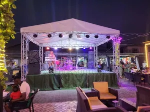 Full Stage Concert And Gigs