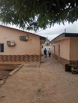 Furnished 3bdrm Bungalow in Akesan for sale