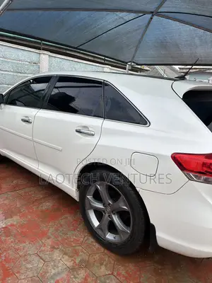 Toyota Venza 2010 White