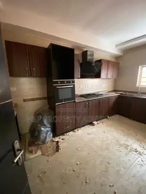 1bdrm Shared Apartment in Ikate Lekki Phase for rent