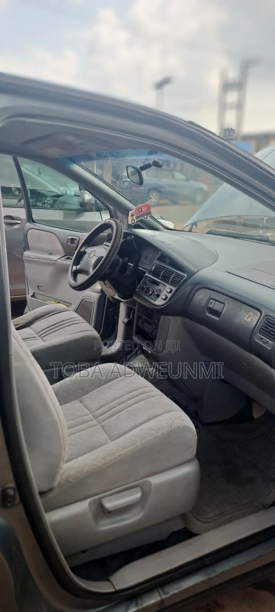 Toyota Sienna XLE 1999 Gray