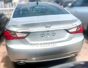 Hyundai Sonata GLS Sedan FWD (2.4L 4cyl 6A) 2013 Silver