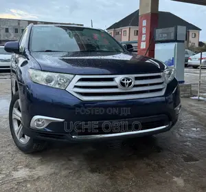 Toyota Highlander Limited 3.5l 4WD 2013 Blue
