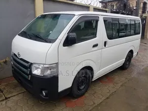 Toyota HiAce 2010 White