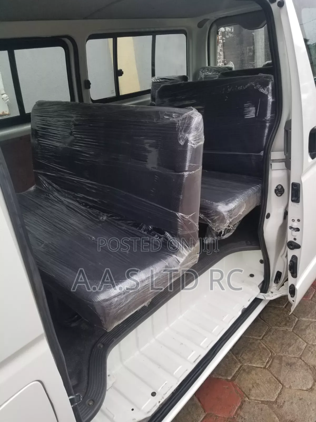 Toyota HiAce 2010 White